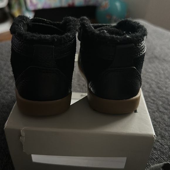 UGG Baby Boy Black Leather Sneakers ( BRAND NWT) - Picture 5 of 7
